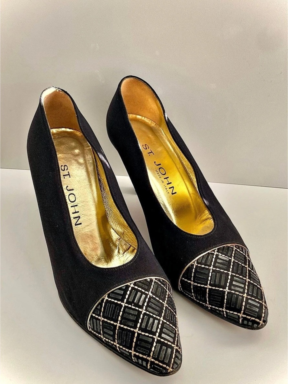 St. John Kitten Heels in Black & Gold US 7B